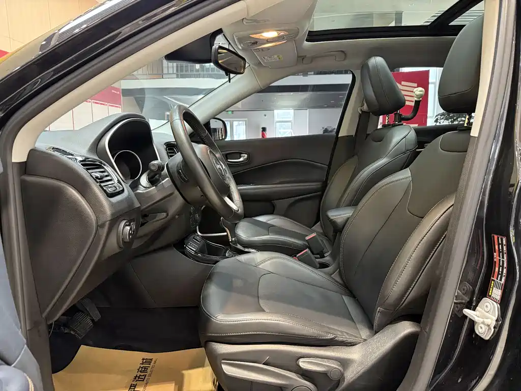 Compass 220 T Auto Elite