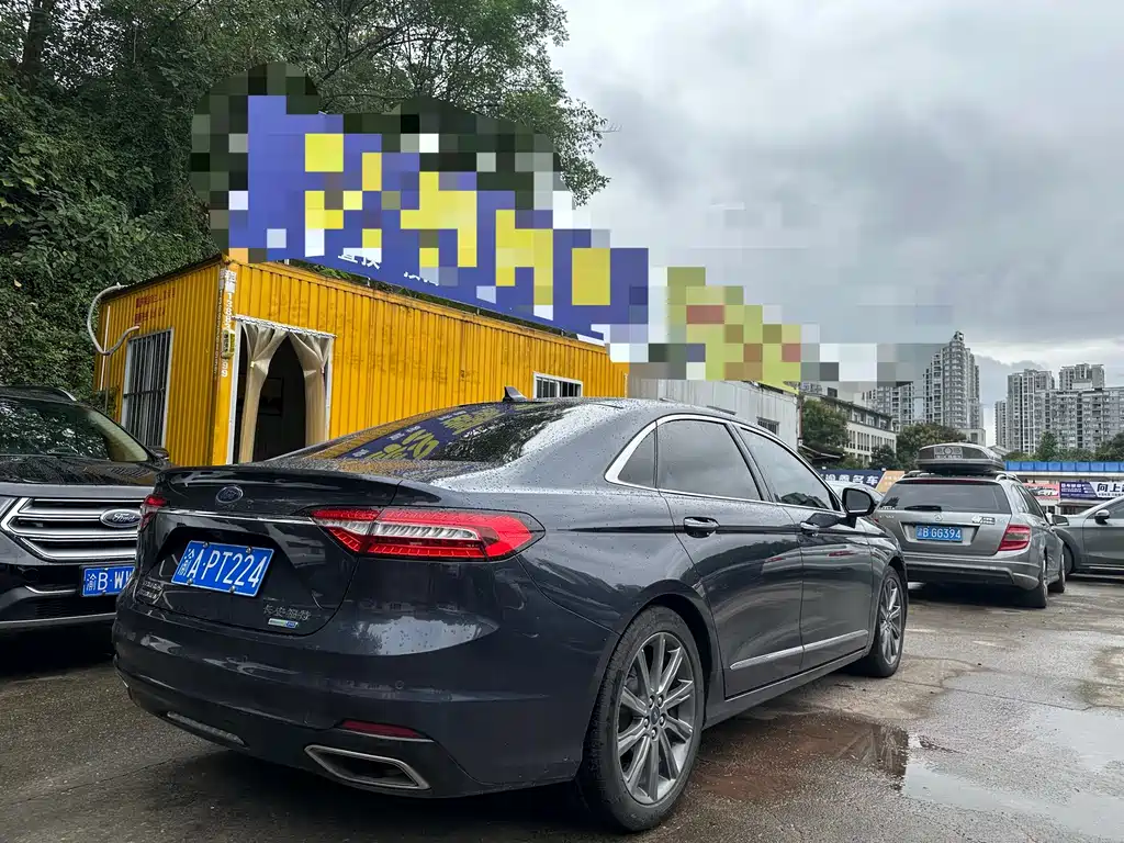 Taurus EcoBoost 245 Premium