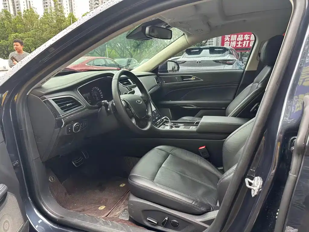 Taurus EcoBoost 245 Premium