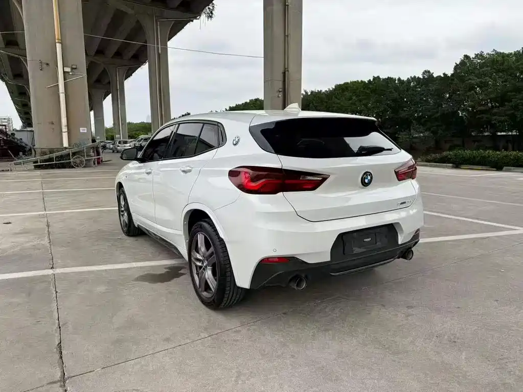 BMW X2 sDrive25 i M Offroad Package