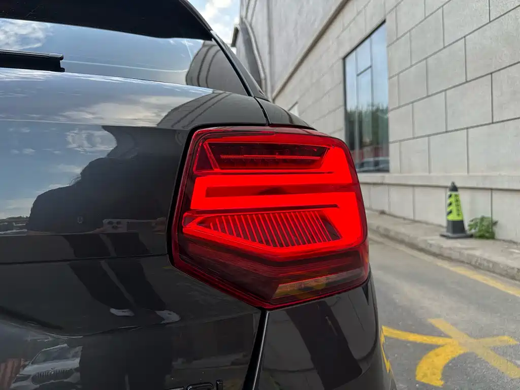Audi Q2 L 35 TFSI Progressive Elegant