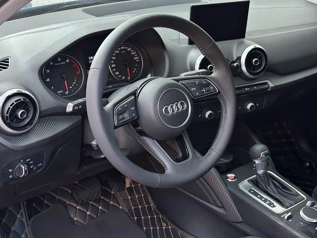 Audi Q2 L 35 TFSI Progressive Elegant