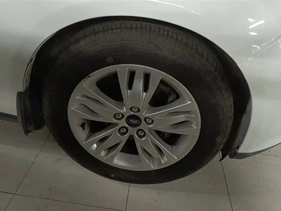 Focus Sedan 1.6 L Auto Style