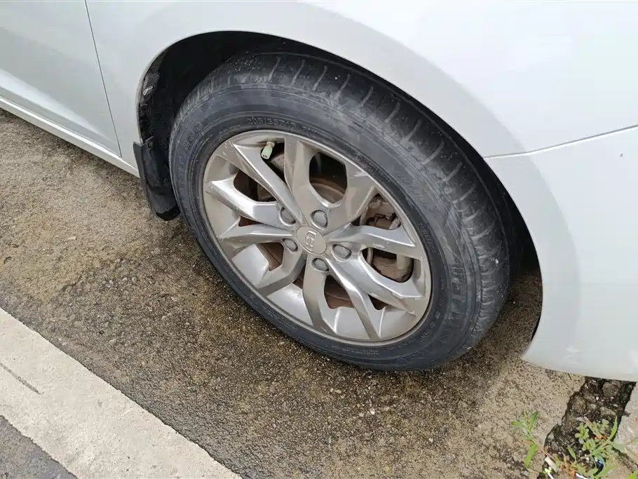 Emgrand GL 1.3 T DCT Elite