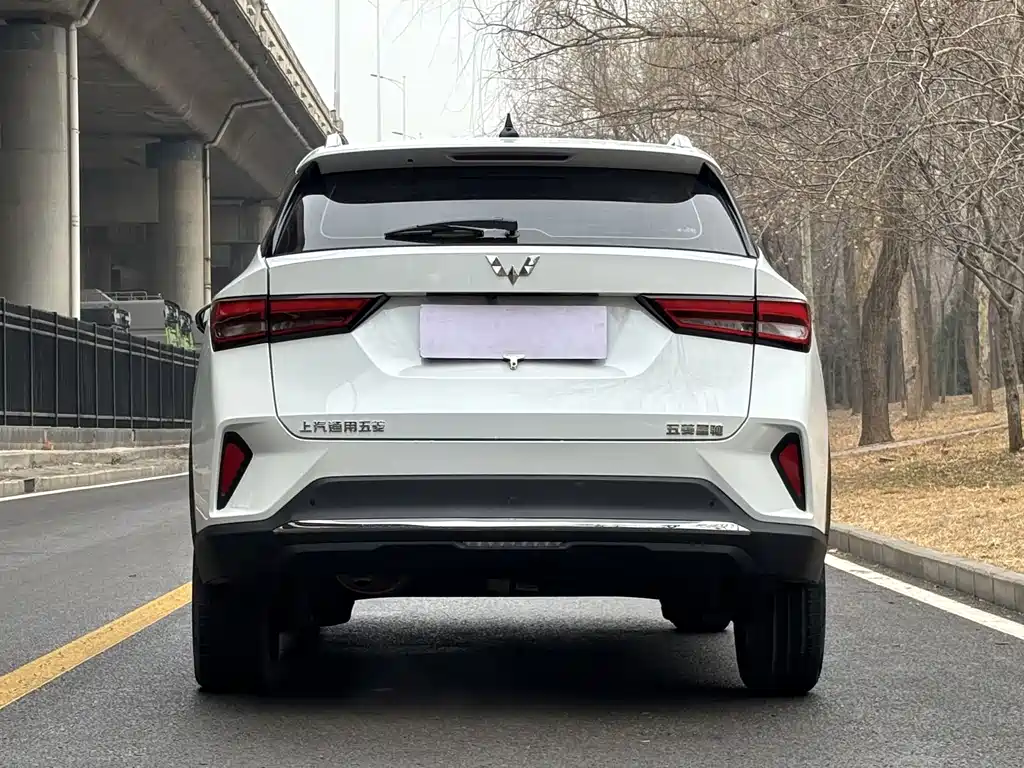 Wuling Xingchi 1.5 L CVT Smooth Cool