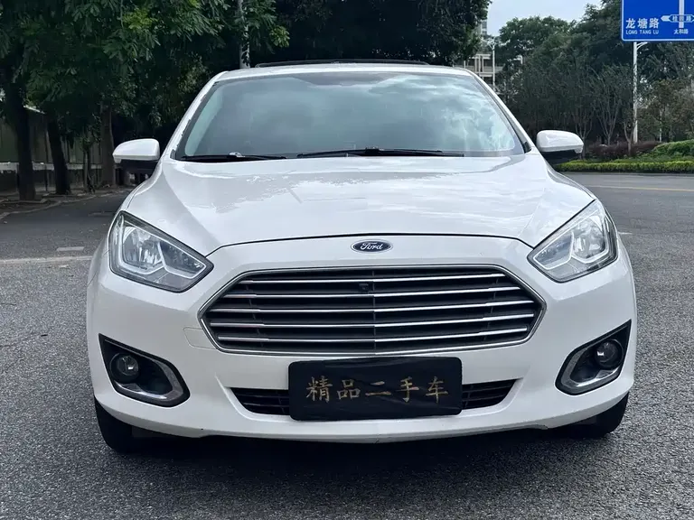 Ford Escort 1.5 L Auto Fashion