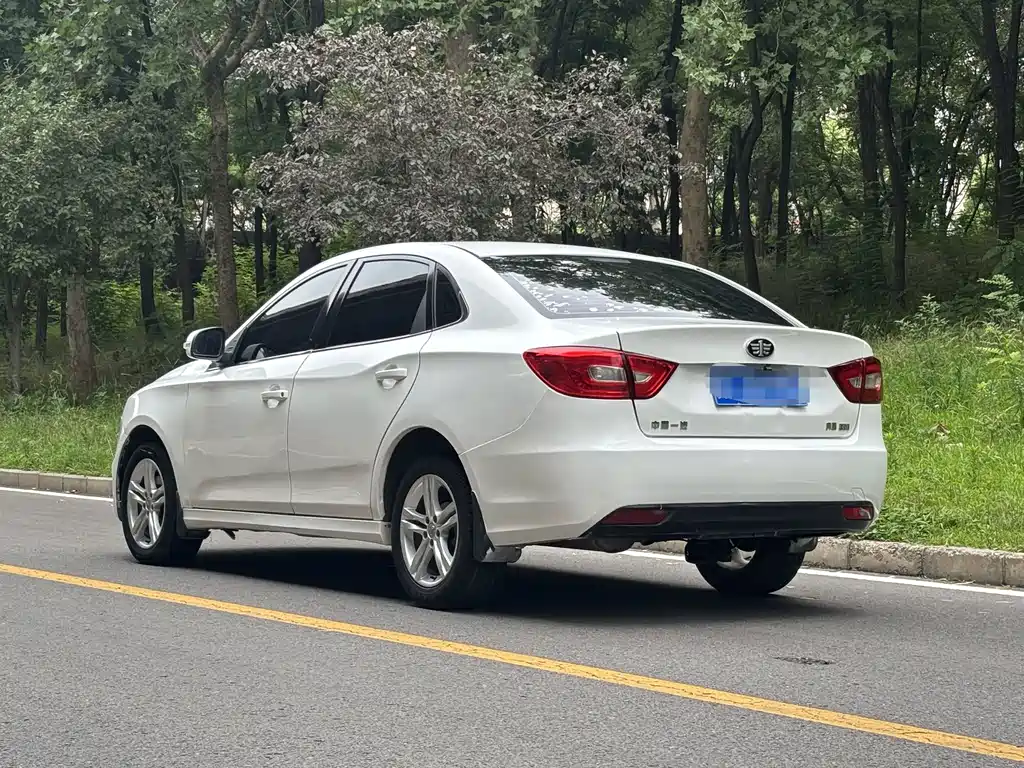 Besturn B30 1.6 L Auto Comfort