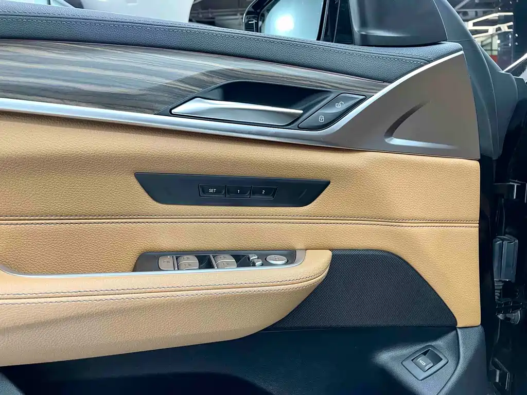 BMW 6 Series GT Facelift 630 i Luxury Design Package