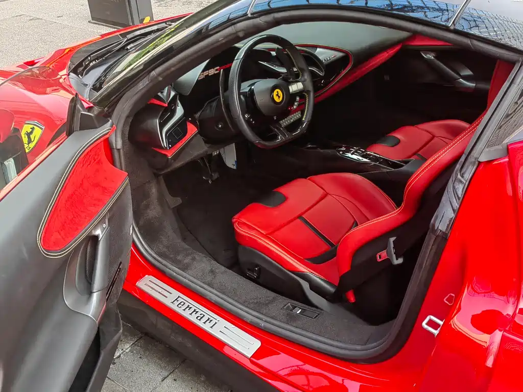 SF90 3.9 T V8 Spider