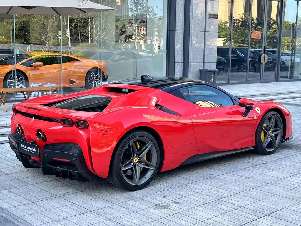 SF90 3.9 T V8 Spider
