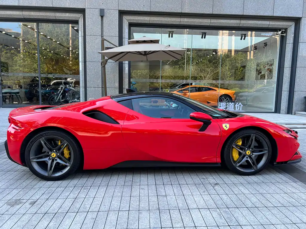 SF90 3.9 T V8 Spider