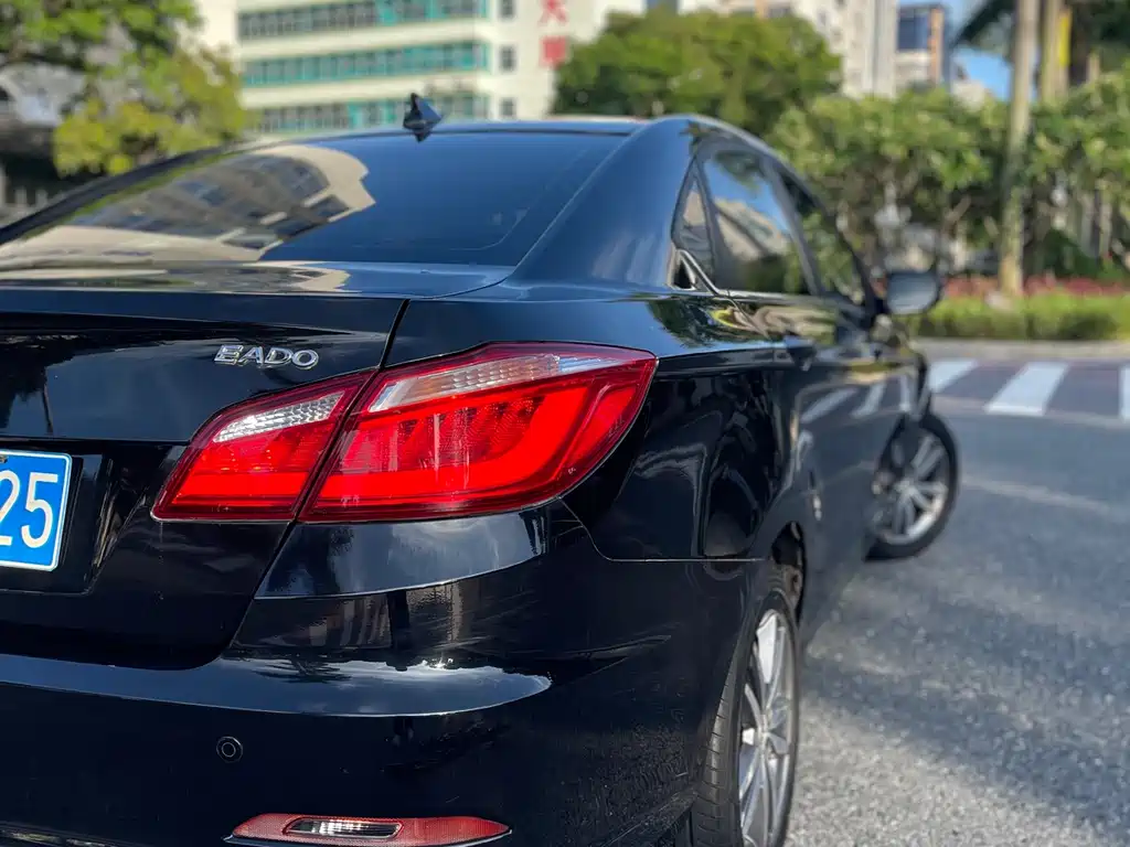 Eado 1.6 L Auto Style