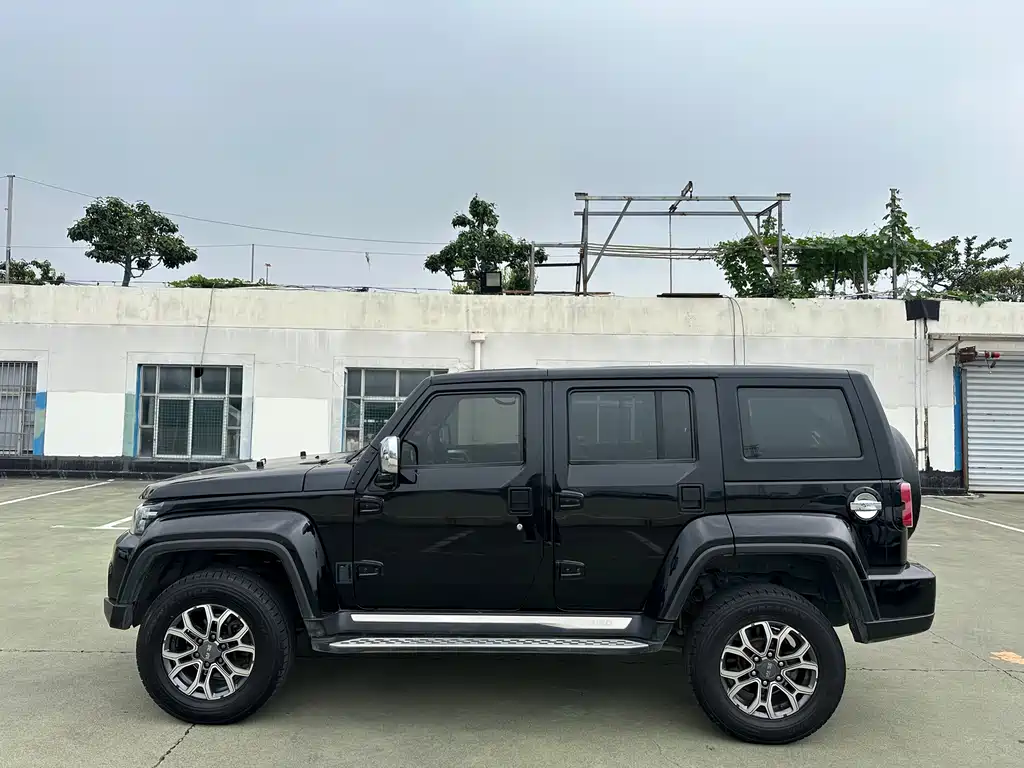 BAIC BJ40 2.0 T Auto 4 WD City Hunter Swordsman