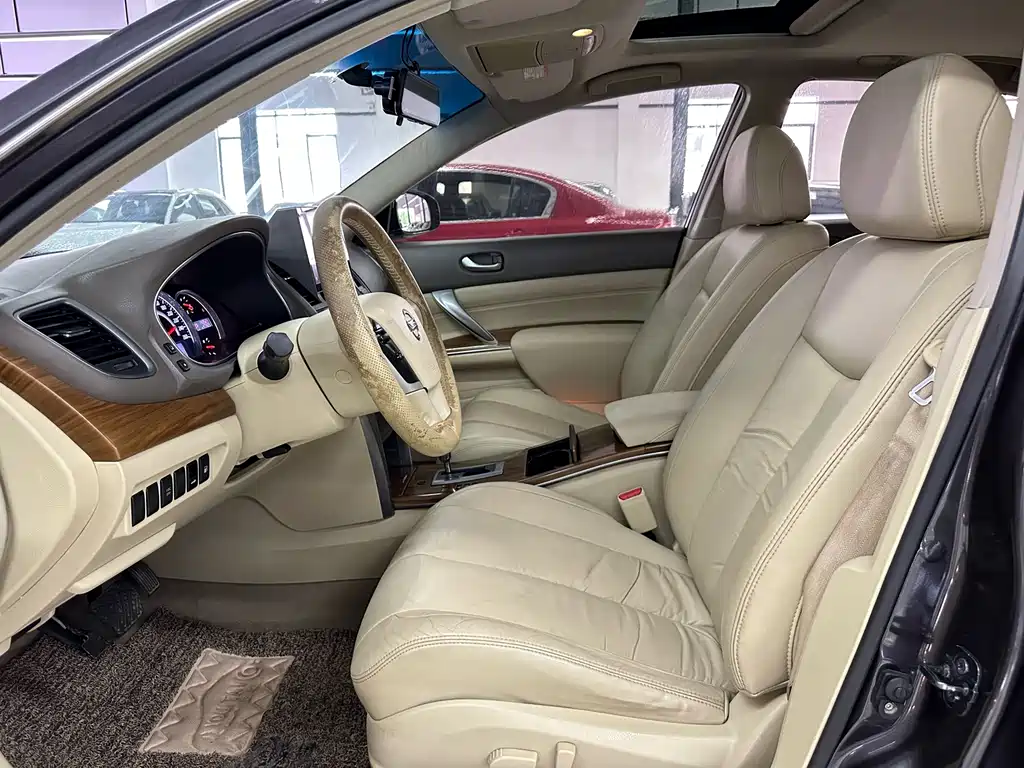 Teana 2.5 L XL Leading