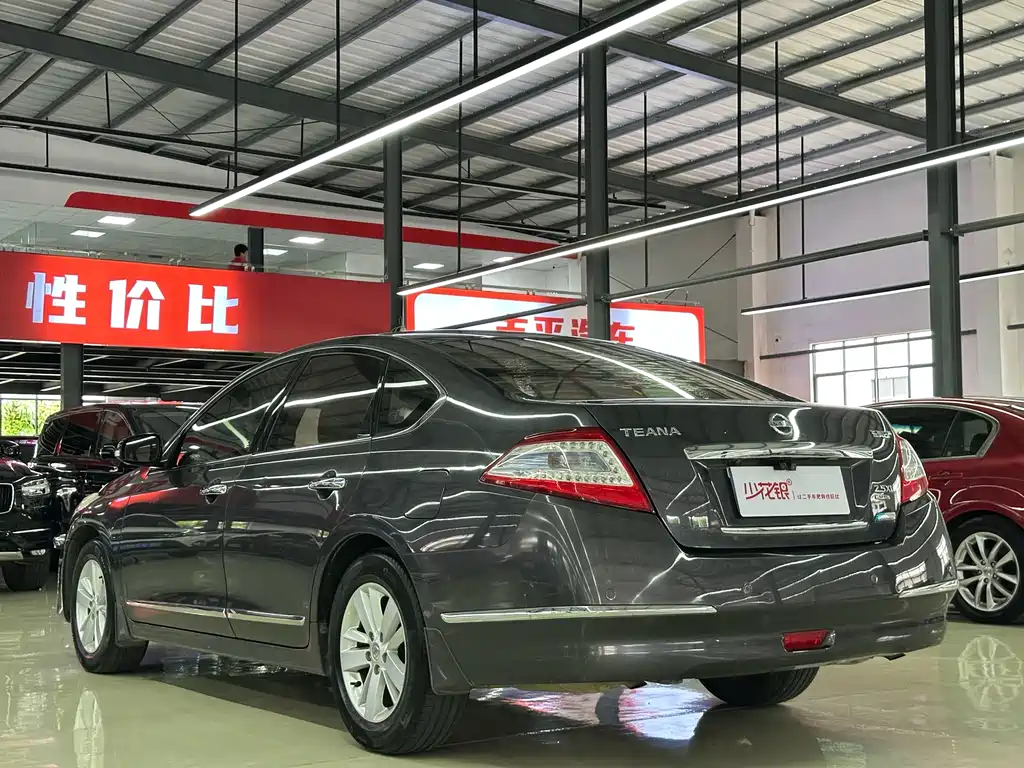 Teana 2.5 L XL Leading