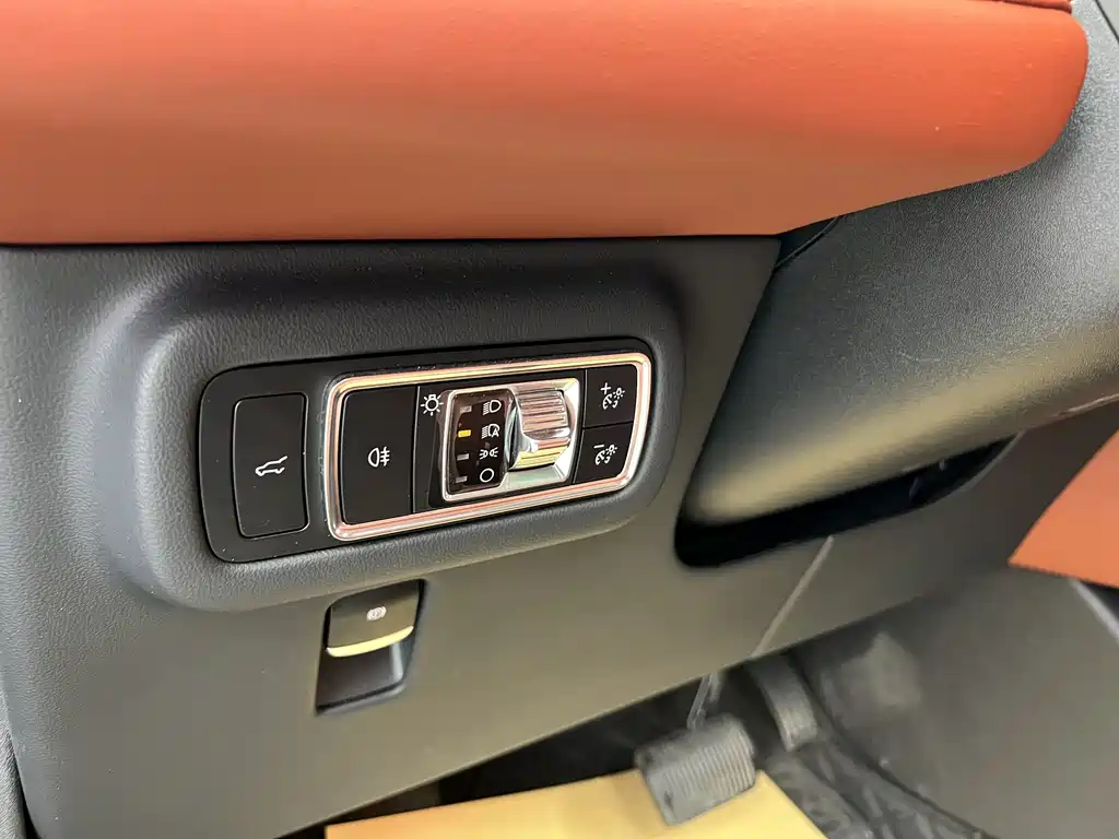 Nautilus 2.0 T 4 WD Supreme Wise