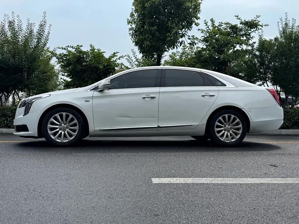 Cadillac XTS 28 T Tech