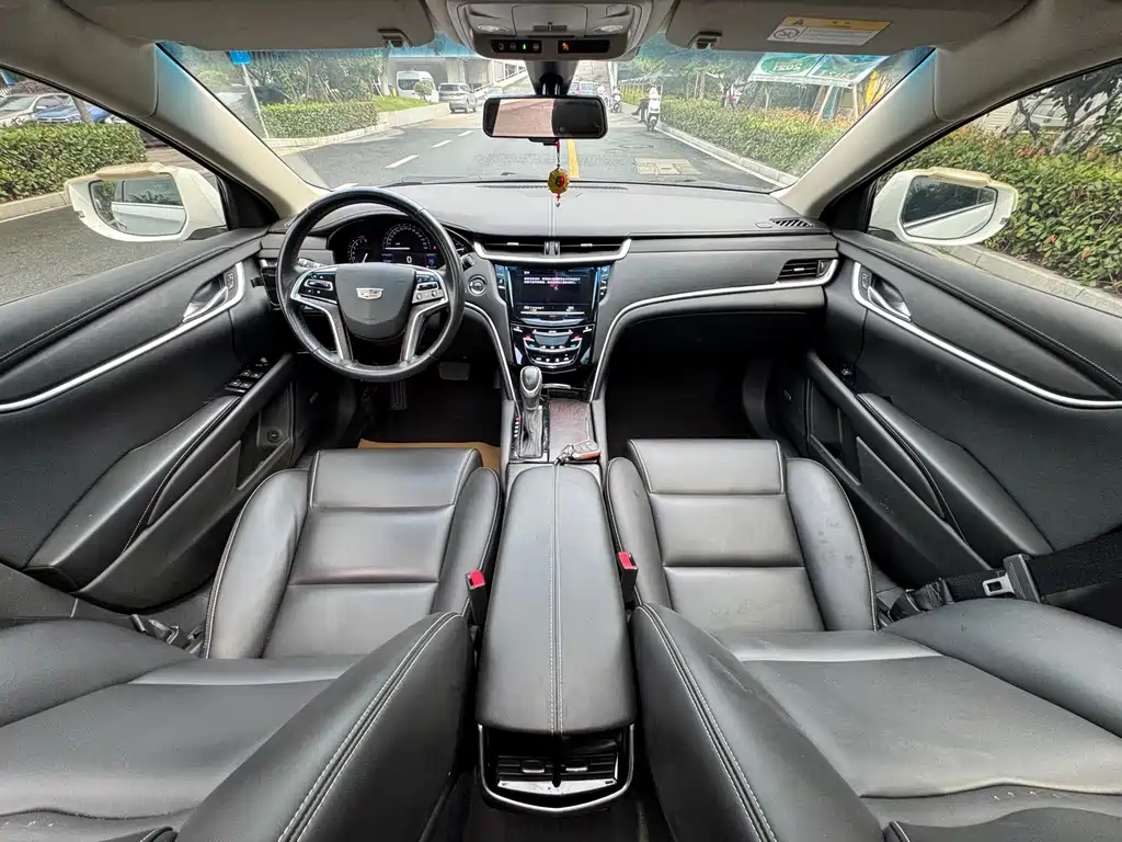 Cadillac XTS 28 T Tech