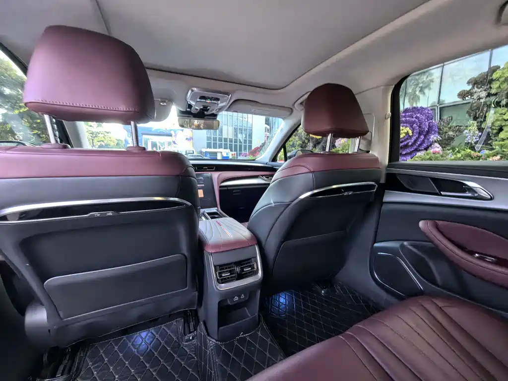 Hongqi H5 1.5 T DCT Connected Flagship Charm