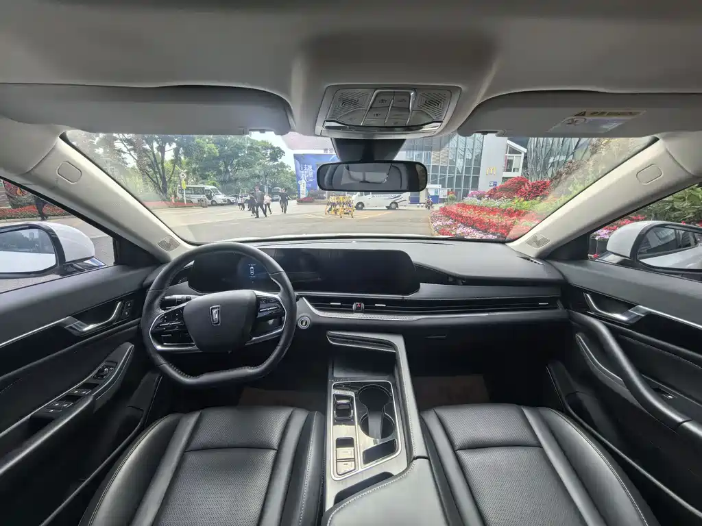Besturn B70 3 rd Gen 1.5 T Auto Pleasure 70 Anniversary