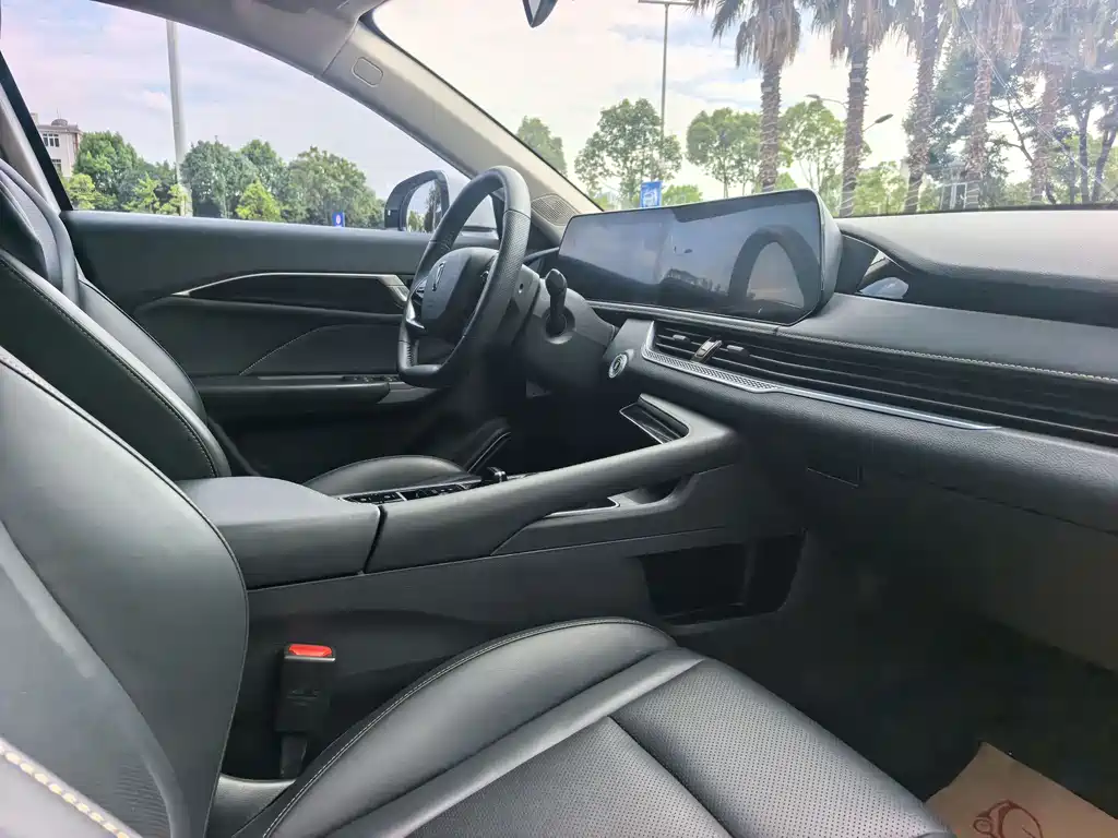 Besturn B70 3 rd Gen 1.5 T Auto Pleasure 70 Anniversary