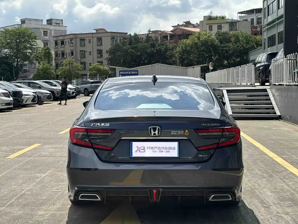 Accord Sharp· Hybrid 2.0 L Sharp Leading