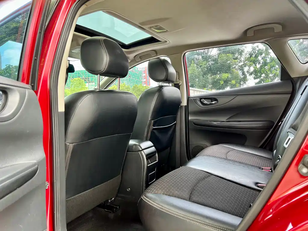 Tiida 1.6 L CVT Smart Travel