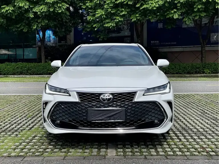 Toyota Avalon 2.5 L Luxury