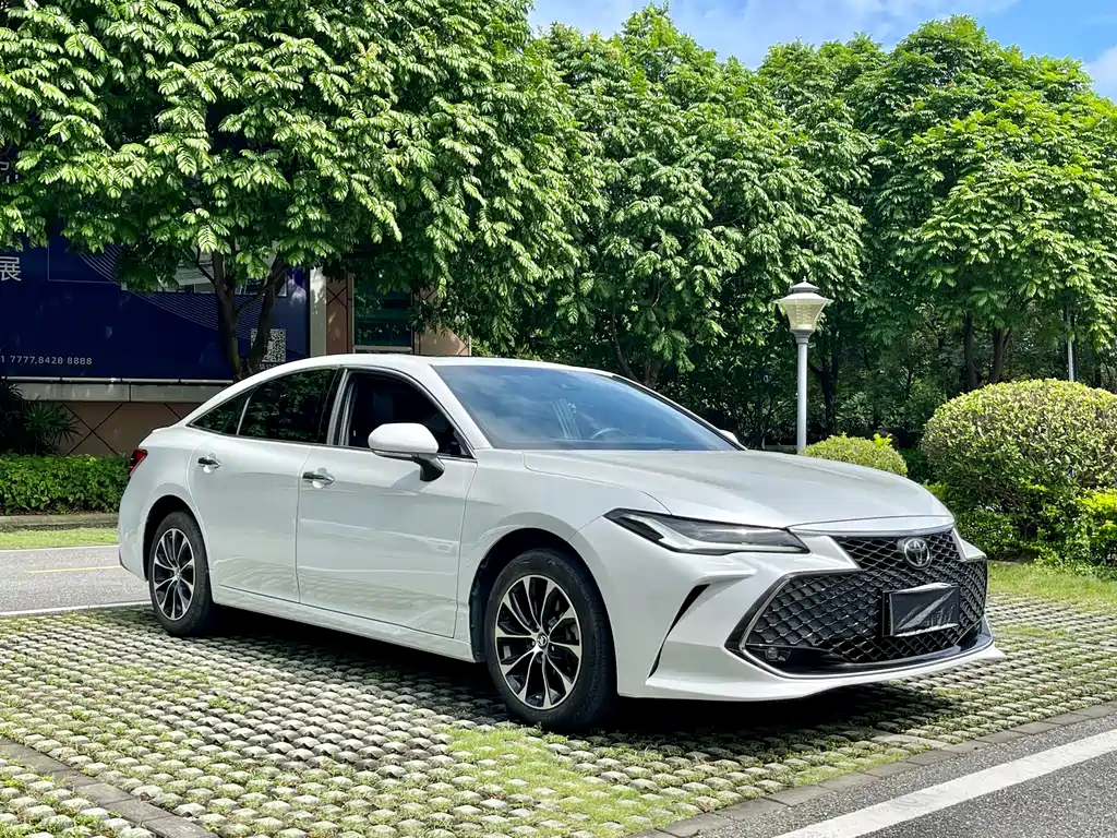 Avalon 2.5 L Luxury
