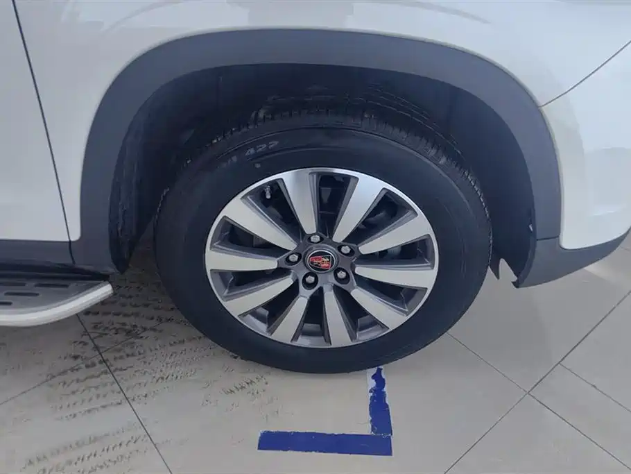 Roewe RX8 30 T 2 WD Outstanding Flagship