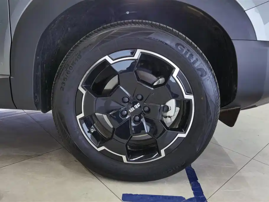 BAIC BJ30 1.5 T Magic Core Electric Drive Advanced