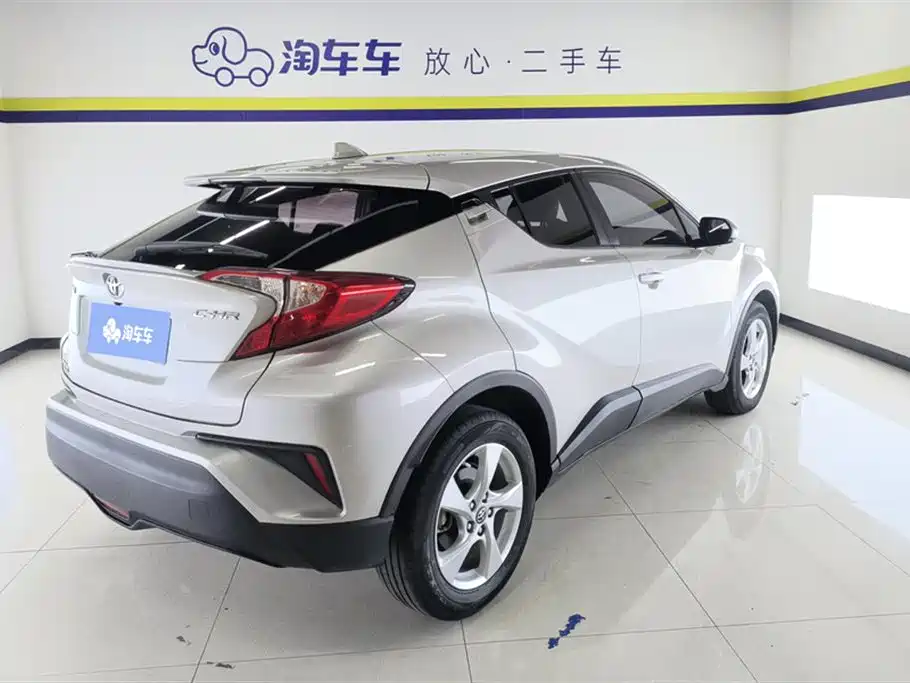 Toyota C-HR 丰田C-HR 2020款 2.0 L 精英版