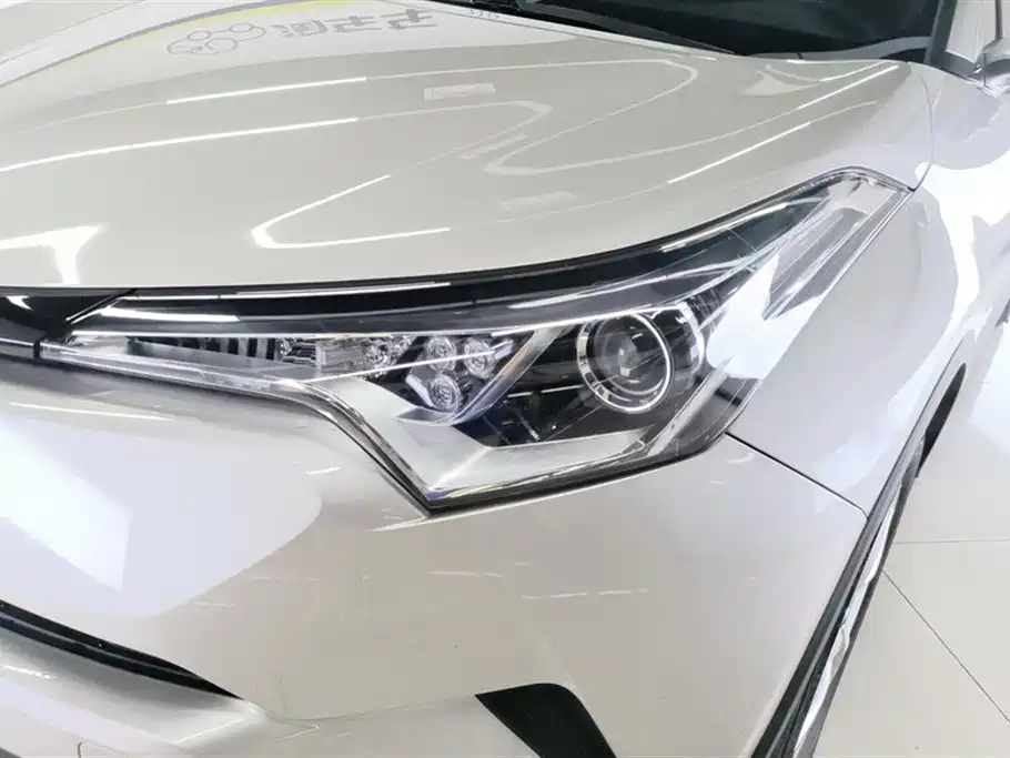 Toyota C-HR 丰田C-HR 2020款 2.0 L 精英版