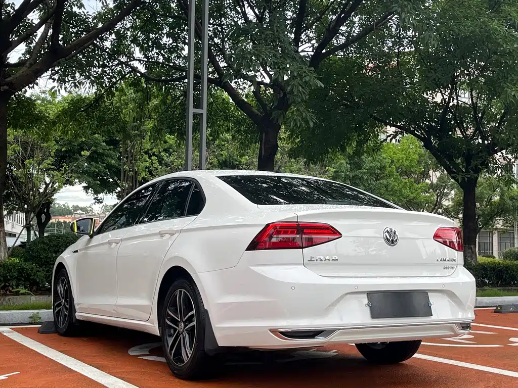 Lamando 280 TSI DSG Comfort CN-VI