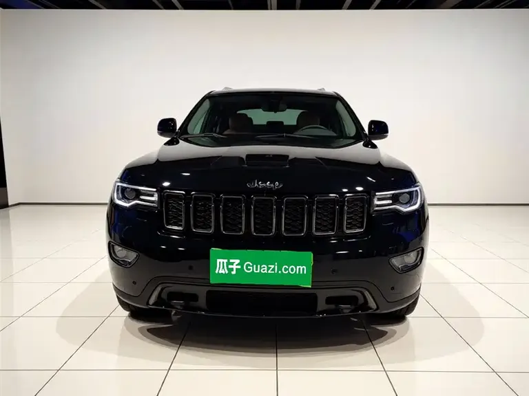 Jeep Grand Cherokee (Import) 3.0 L Elite Navigation