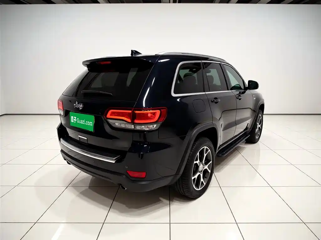 Grand Cherokee (Import) 3.0 L Elite Navigation