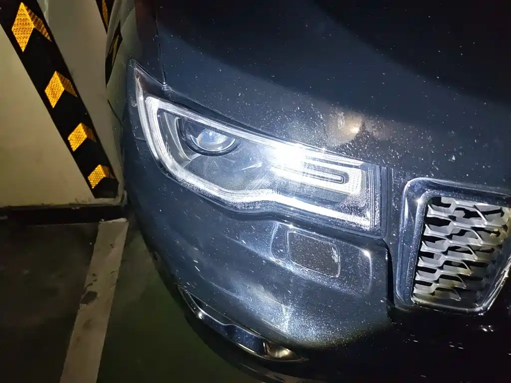 Grand Cherokee (Import) 3.0 L Elite Navigation