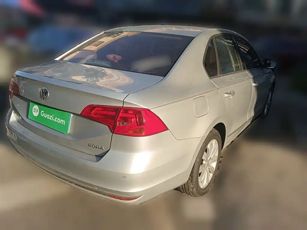Bora 1.6 L Manual Comfort