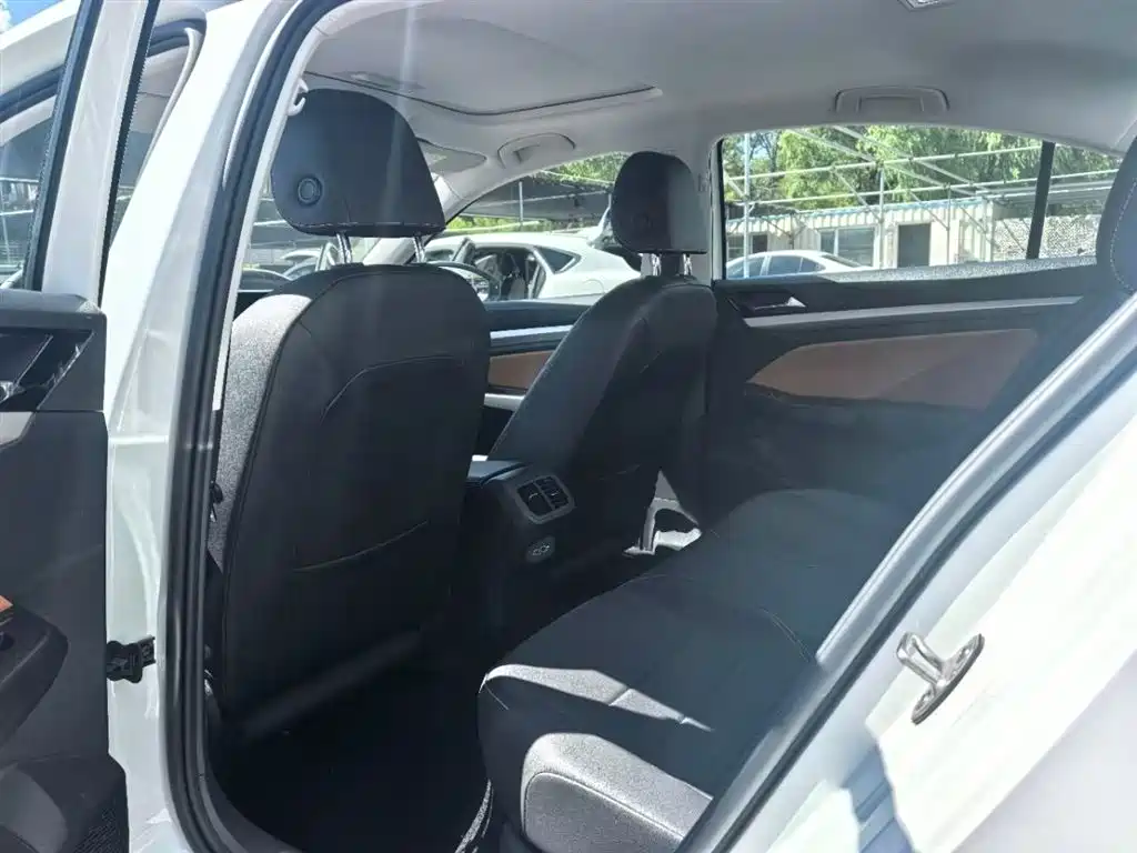 Bora 200 TSI DSG Joy Travel