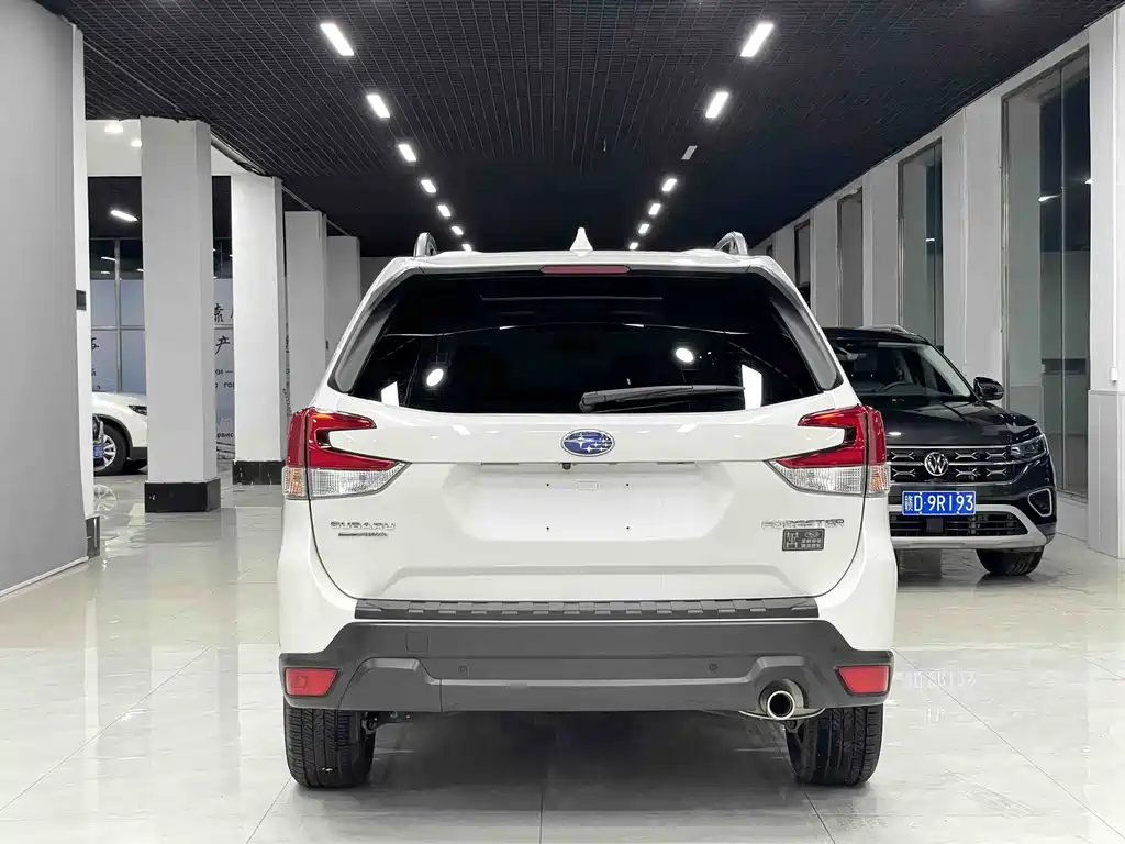 Forester 2.0 i AWD Luxury EyeSight