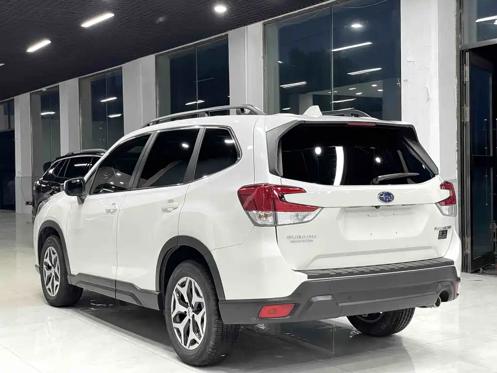 Forester 2.0 i AWD Luxury EyeSight