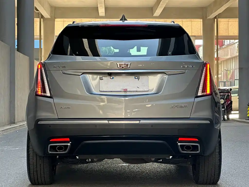 Cadillac XT5 2.0 T 4 WD Luxury (Hummingbird)