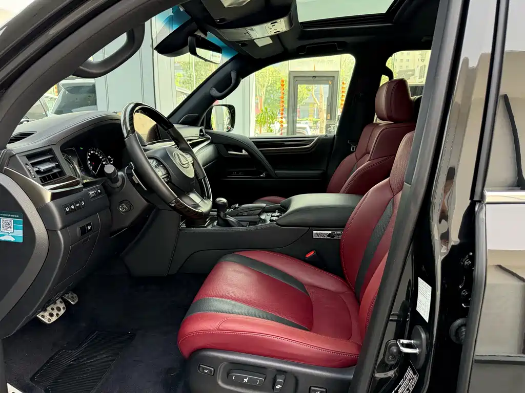 Lexus LX 570 Middle East