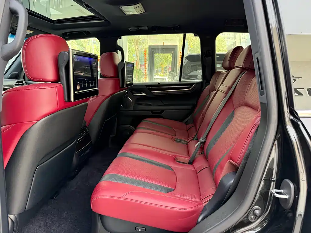 Lexus LX 570 Middle East