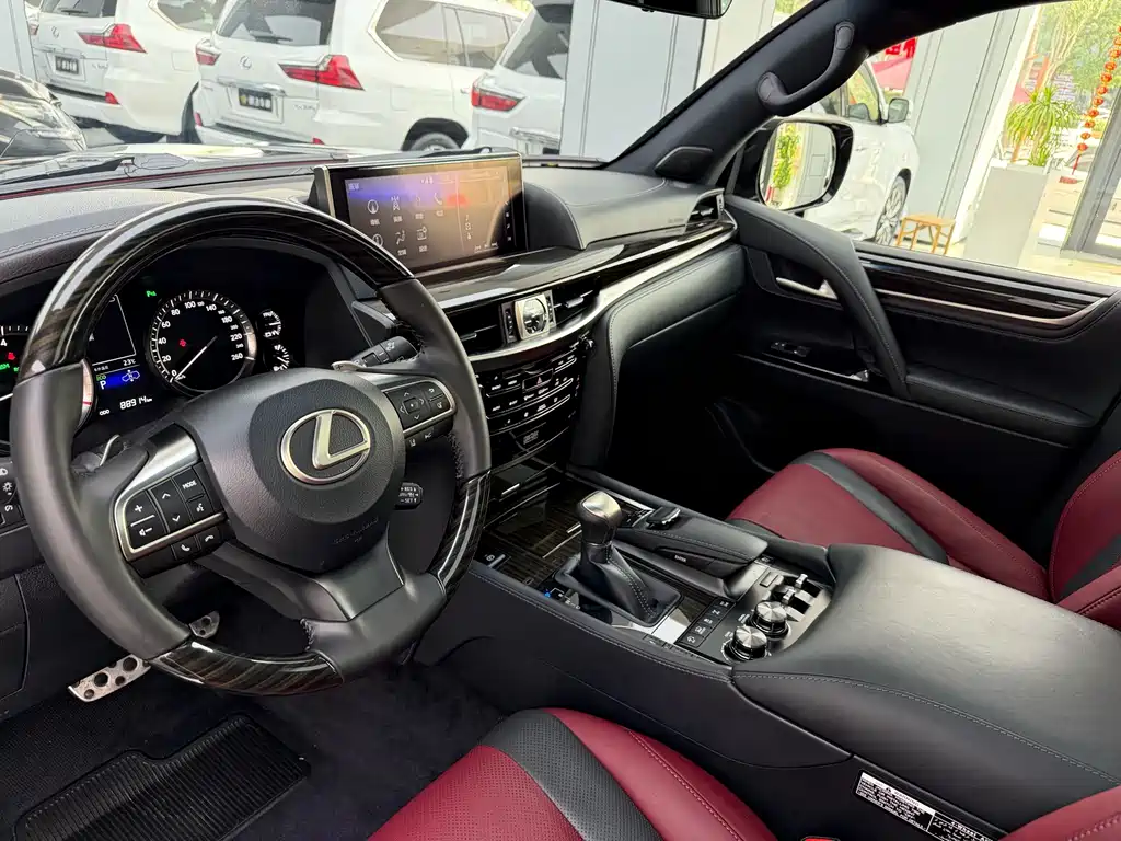 Lexus LX 570 Middle East