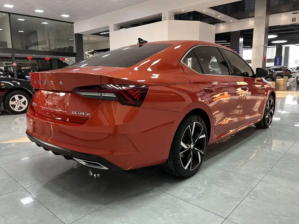 Octavia PRO TSI280 DSG Distinguished