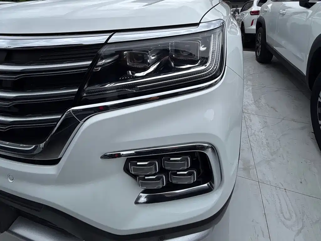 Roewe RX8 荣威RX8 2018款 30 T 智联网四驱旗舰版