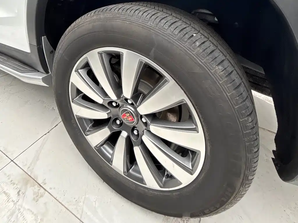 Roewe RX8 荣威RX8 2018款 30 T 智联网四驱旗舰版
