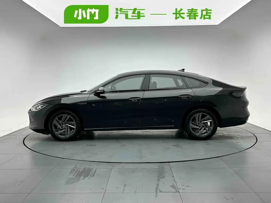 Lamando Lamando L 280 TSI DSG Dazzle Hot