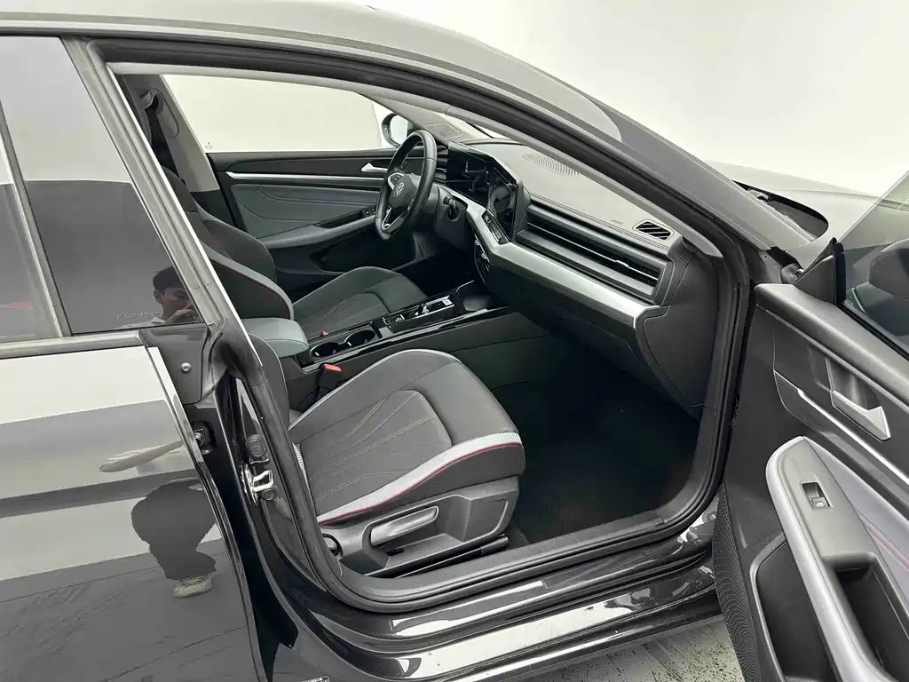 Lamando Lamando L 280 TSI DSG Dazzle Hot